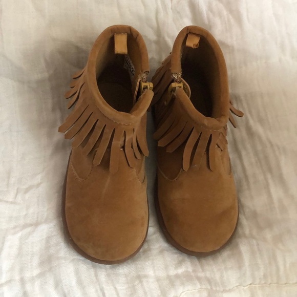 Carter’s Mocassins - Picture 1 of 4